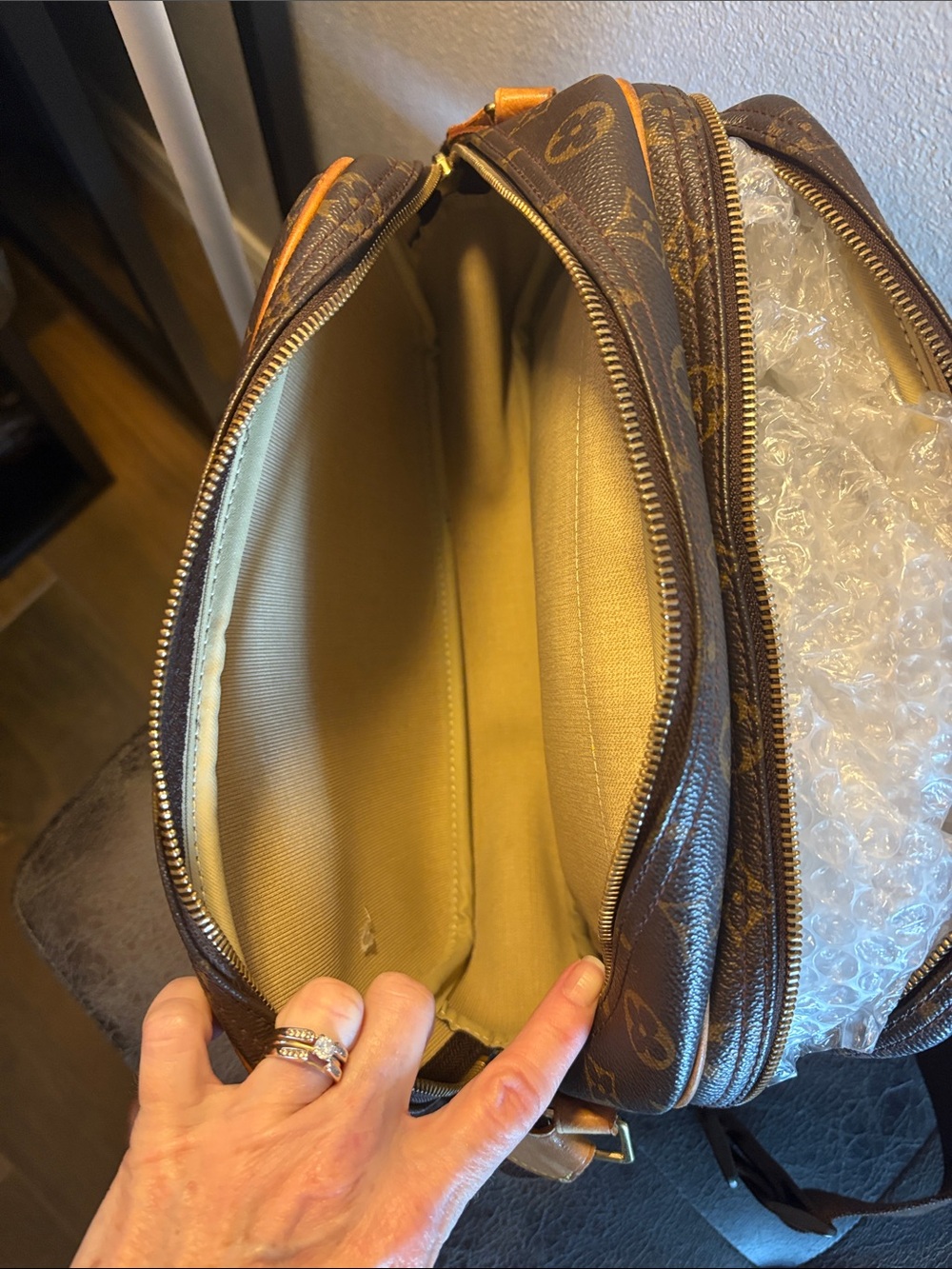 Louis Vuitton Monogram Canvas REPORTER Bag PLUS WALLET  in Brown and Tan EUC!! - Picture 6 of 17
